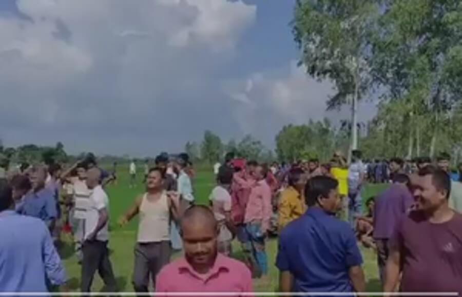 Hindus gathered at India Bangladesh border (1) (1)