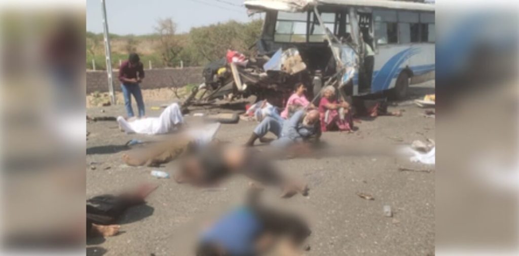 Kutch me road accident (1)