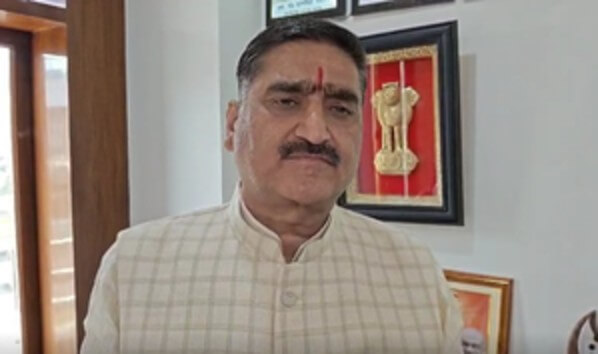 Satish Gautam (1)