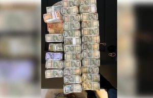 cash recovered from railway officials during CBI raid IANS March 7 (1)