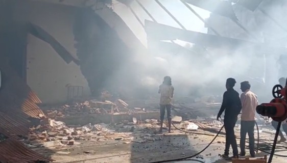 fire in firecracker factory in banaskantha Gujarat