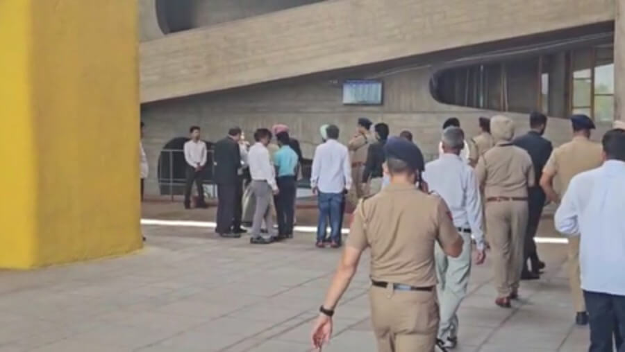 Bomb threat at Punjab-Haryana HC (1) (1)