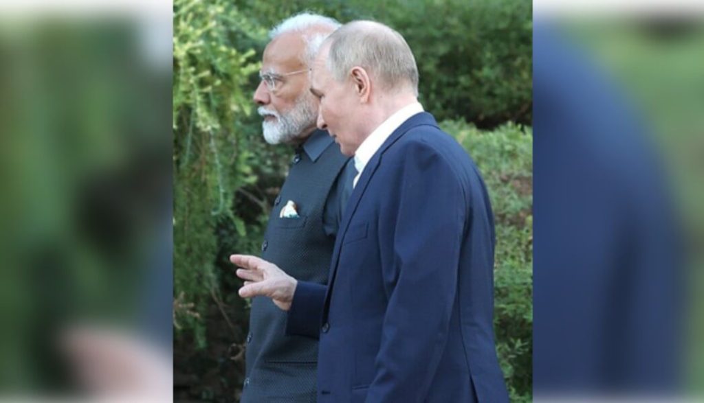 Narendra Modi and Vladimir Putin (1)