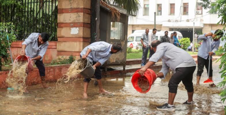 Rains Delhi May 25 (1) (1)