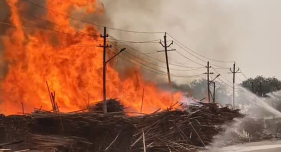 fire in food factory in Lucknow 2 dead (1) (1)