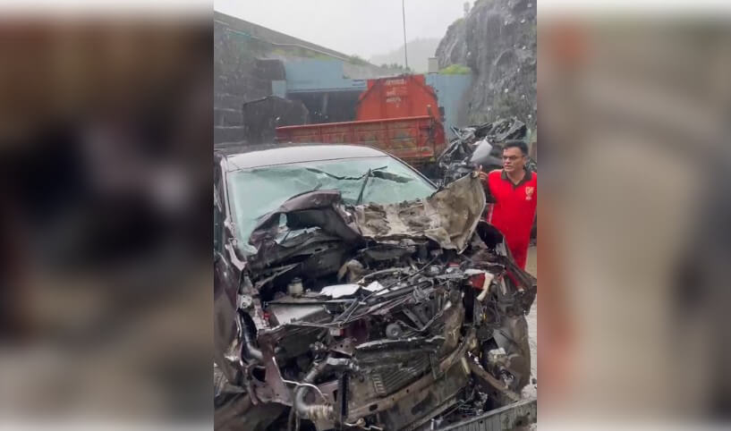 Accident on expressway Mumbai Pune (1)