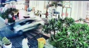 Car accident hapur (1)