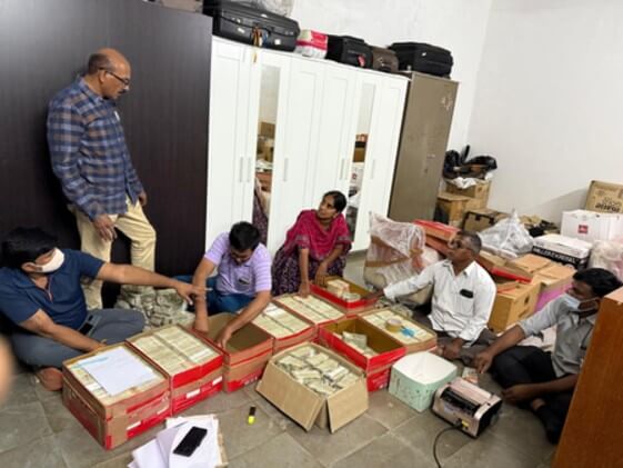 cash recovered Rs 11 crore (1) (1)