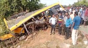 train hits school bus in Tamil Nadu 3 children killed 2 (1) (1)