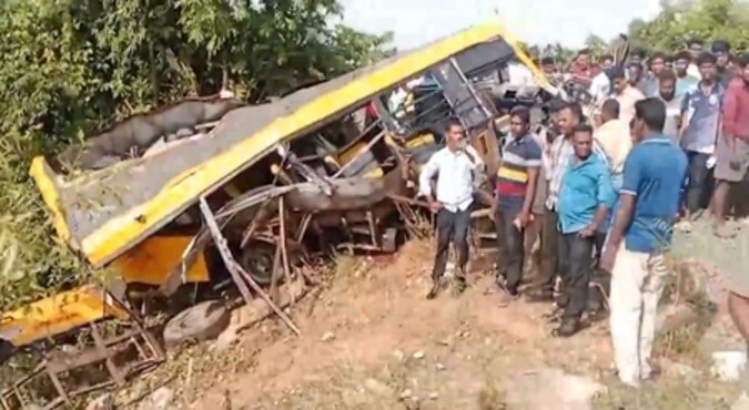 train hits school bus in Tamil Nadu 3 children killed 2 (1) (1)