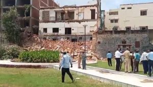 Building collapse in Delhi (1)