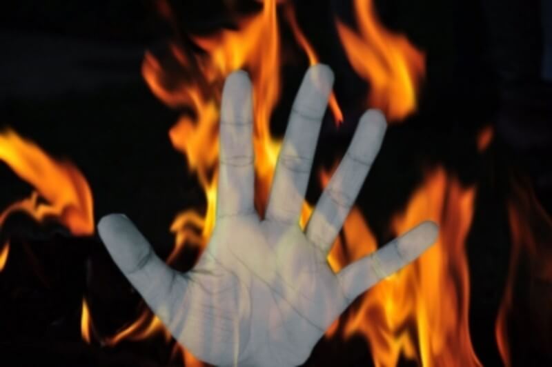 HAND IN FIRE IANS