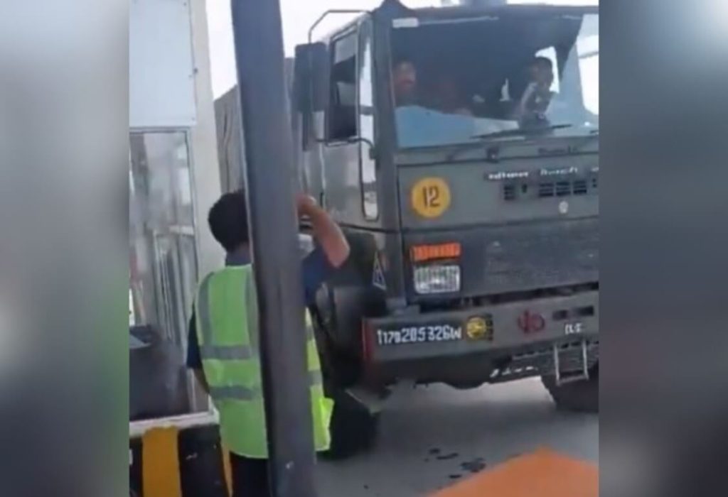 TOLL WORKER PAINT 2 (1)