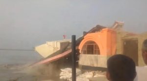 temple collapses in Sharda river (1)