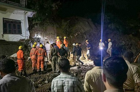 Landslide Mandi Himachal (1)