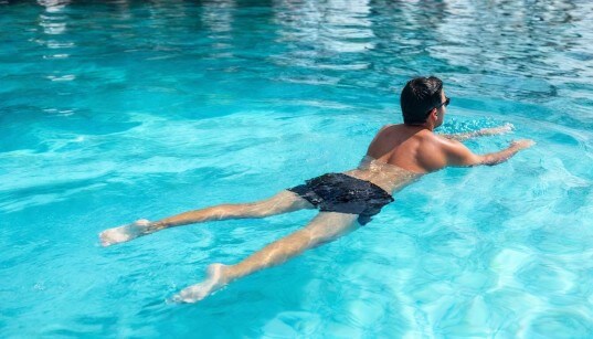 Swimming Depositphotos_837611644_XL (2)