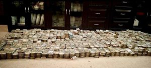 Cash recovered from the house of DIG (2)