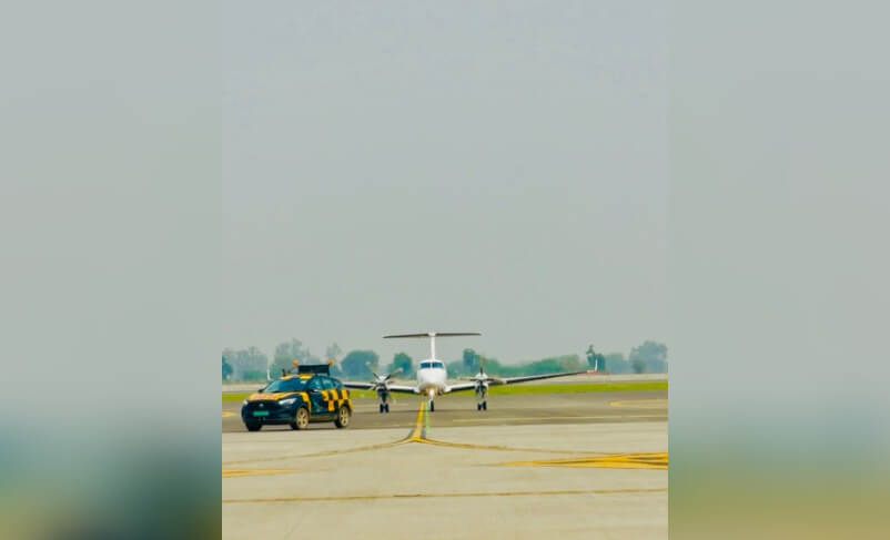 Noida airport flight lands 2 (1)