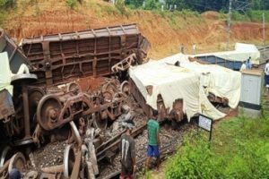 goods train derail in Jharkhand (1)
