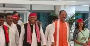 Akhilesh Yadav and Keshav Maurya (1)