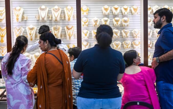 Gold purchase IANS (1) (1)