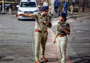 police on alert in UP after explosion in Delhi near Red Fort (1) (1)