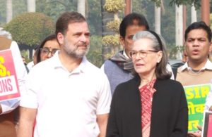 Rahul and mother Sonia Gandhi IANS (1) (1)