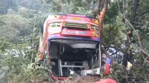 bus falls into gorge in Andhra 8 killed (1) (1)