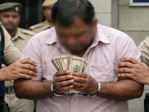 man taking bribe arrested (1)