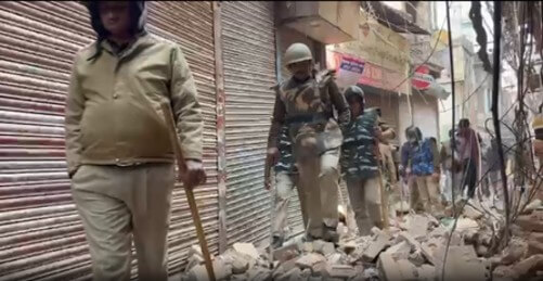 Police - houses demolished in Varanasi (1)