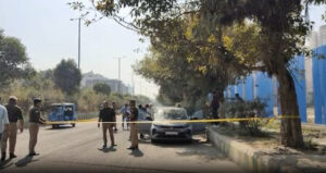 Noida body of girl and boy found in car (1) (1)