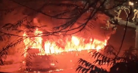 bus catches fire in Delhi conductor dead Feb 09 IANS