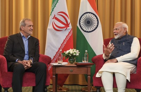PM Modi and Iran President (1)