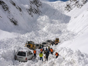 avalanche in ladakh (1) (1)