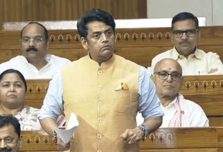 Ravi Kishan IANS (1)