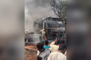 bus car accident in Yadgir 2 (1)