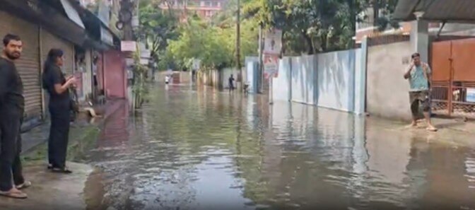heavy rains in guwahati (1)