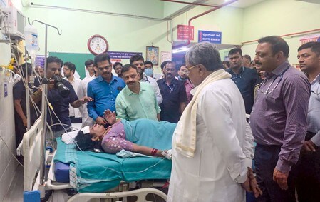 wall collapse in Bengaluru 7 killed CM visits injured admitted in hospital (1) (1)