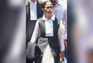 Mamata Banerjee as lawyer (1)