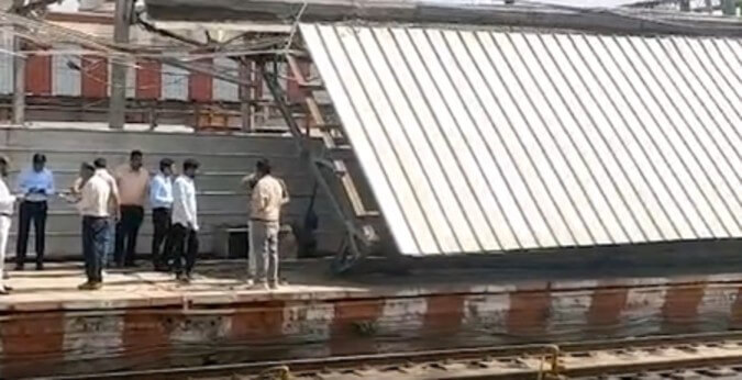 railway shed collapse at Charbagh railway station IANS (1) (1)