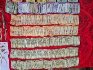 cash recovered from the house of government engineer in Odisha (1) (1)