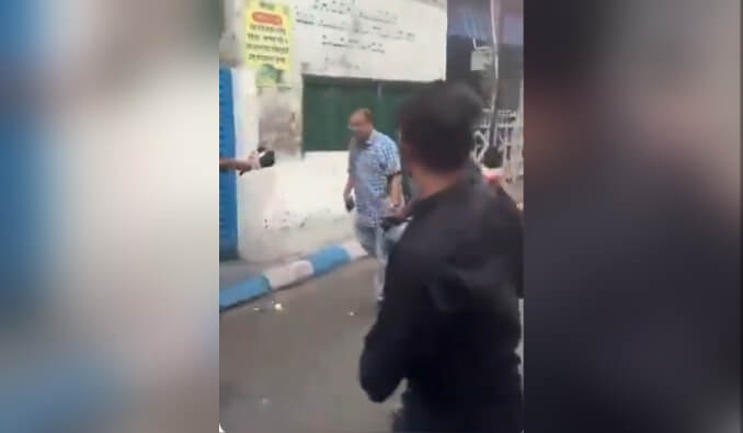 egg thrown at Kunal Ghosh TMC MLA (1)