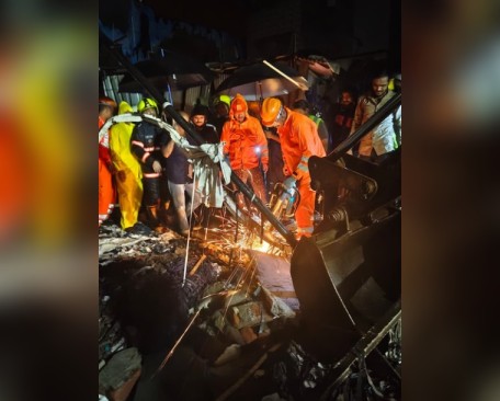 MUMBAI Chawl Collapses2 (1)