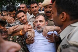 Rahul Gandhi detained IANS (1) (1)