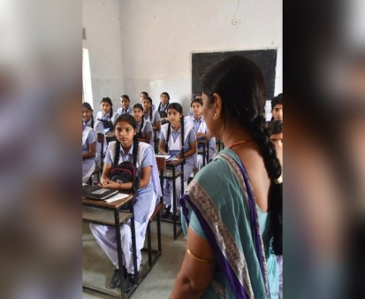 Rajasthan Girls Stripped at School2 (1)