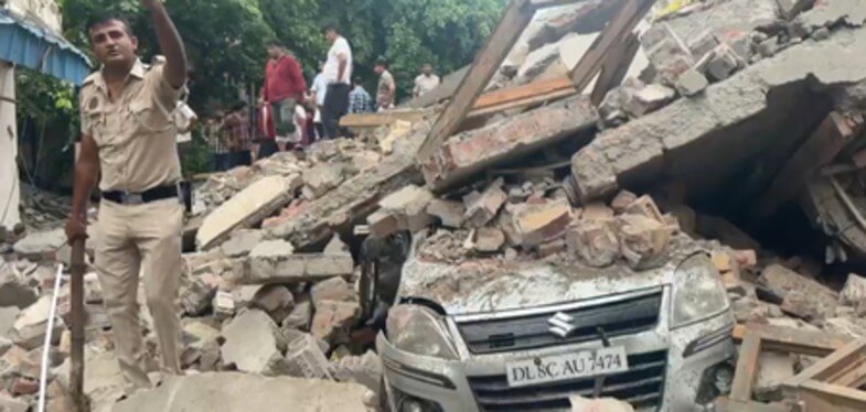 building collapses in delhi three dead IANS (1) (1)