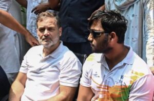 Rahul Gandhi and Sahil pellet gun victim (1) (1)