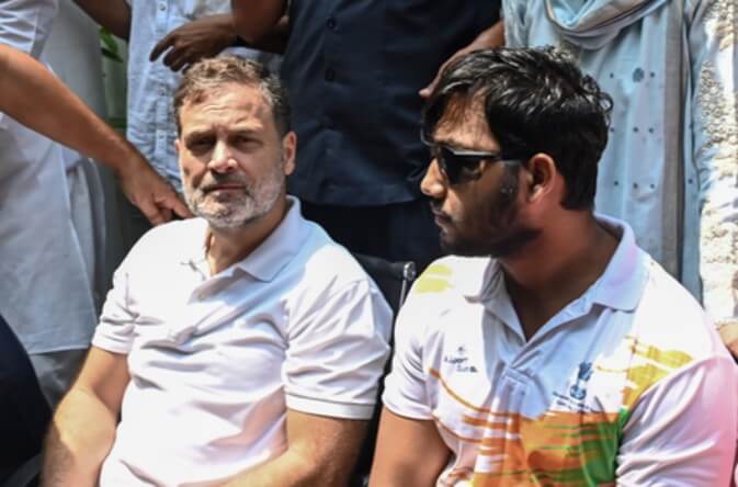 Rahul Gandhi and Sahil pellet gun victim (1) (1)
