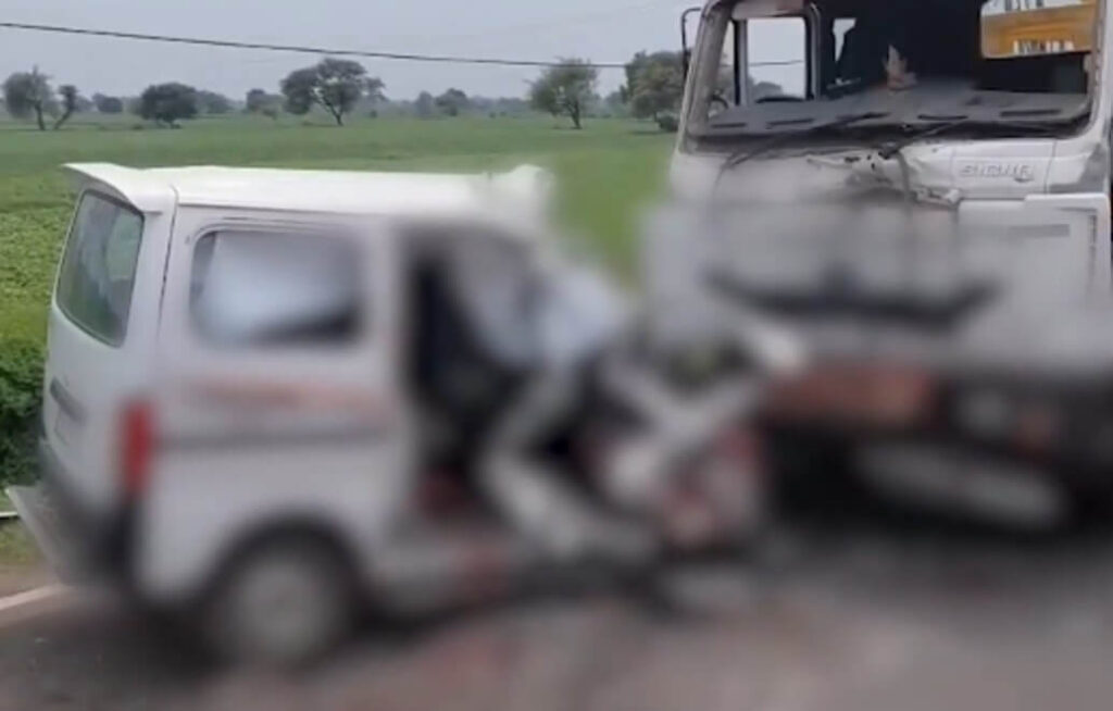 accident in dhar mp (1)