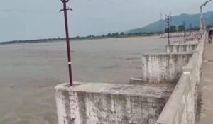 gandhak barrage river IANS (1) (1)